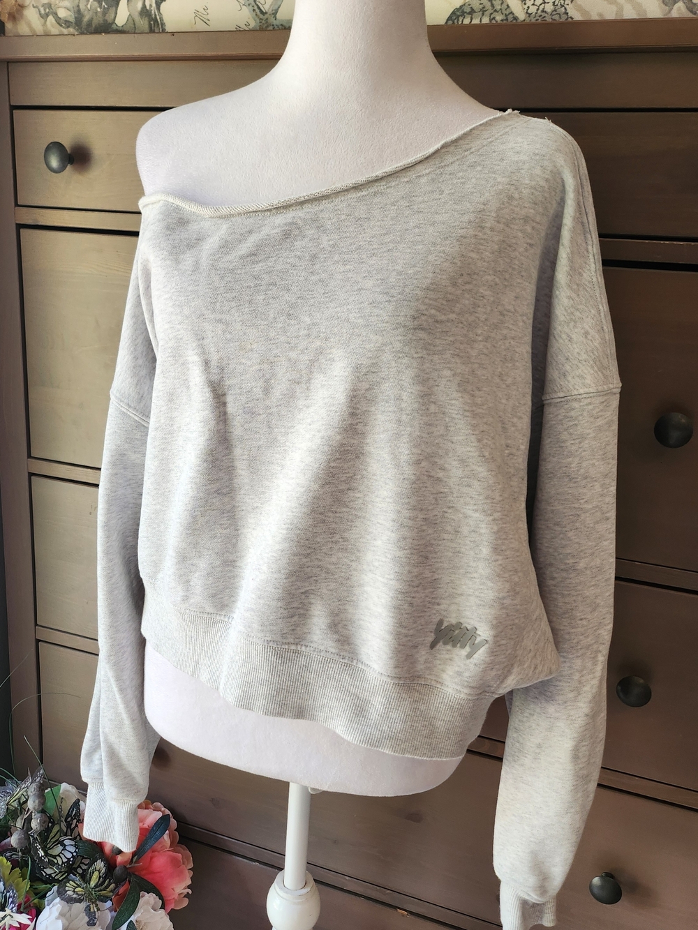 YITTY Relaxed Light Gray Off-Shoulder Sweatshirt